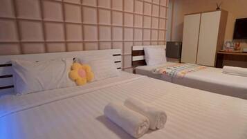 Minibar, desk, free WiFi