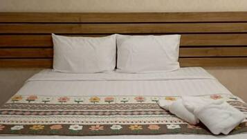 Minibar, desk, free WiFi