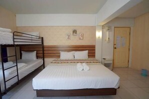Minibar, desk, free WiFi