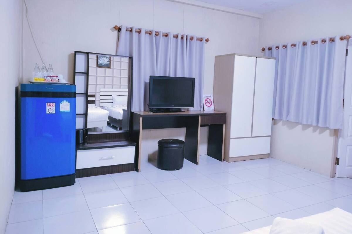 Triple Room | Minibar, desk, WiFi (free)