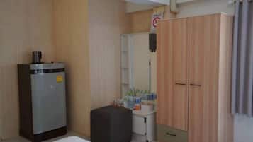 Minibar, escriptori i wifi gratuïta