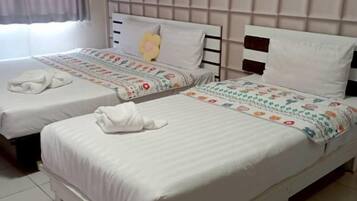 Minibar, desk, free WiFi