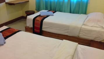 Deluxe Room | Escritorio
