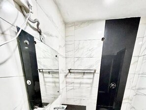 Coffres-forts dans les chambres, bureau, Wi-Fi gratuit