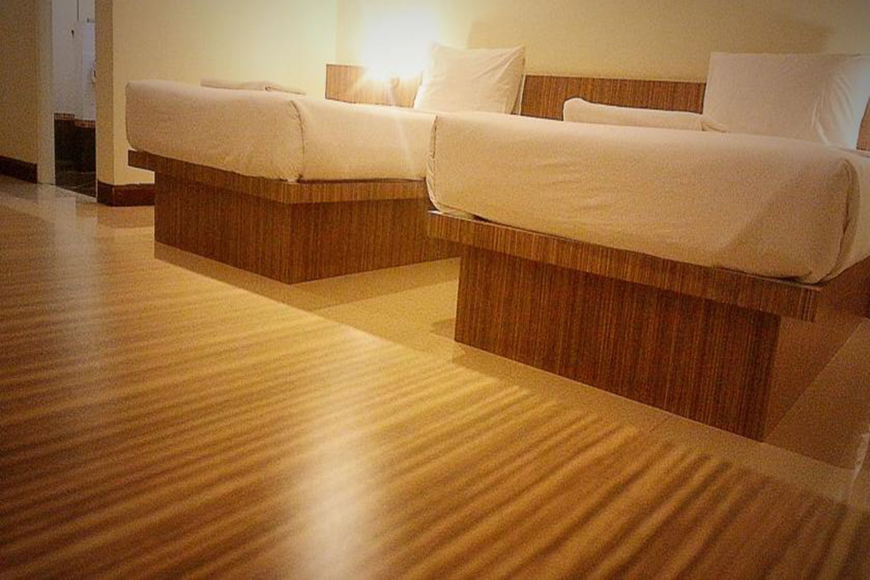 deluxe twin room | desk, free wifi