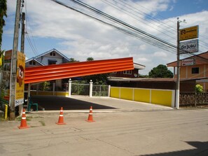 Sport court - Chinatip Yusabuy (Nan)