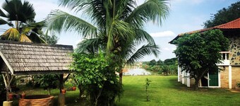 Ban Rim Nam Riverside Resort