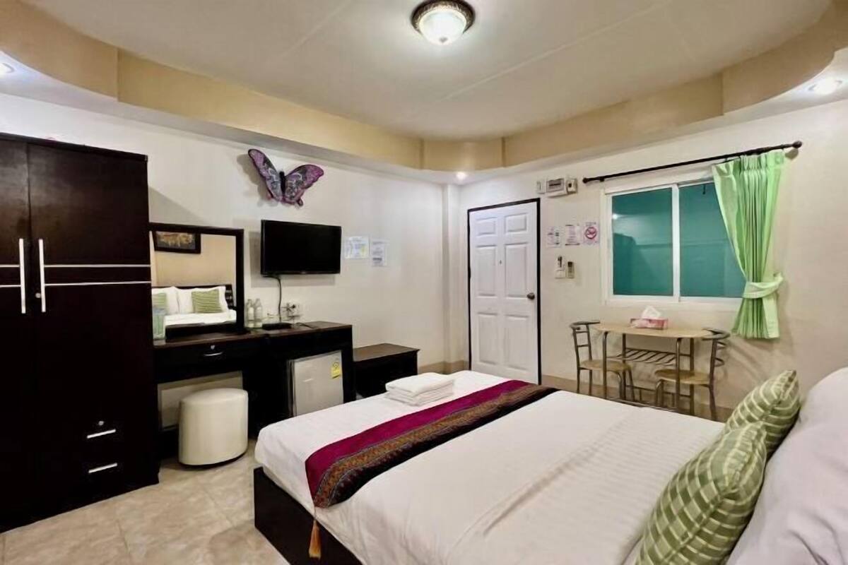 Desk, bed sheets