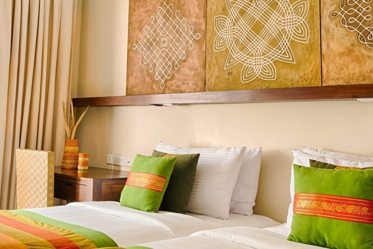 deluxe twin room | 1 bedroom, individually furnished, desk, laptop workspace