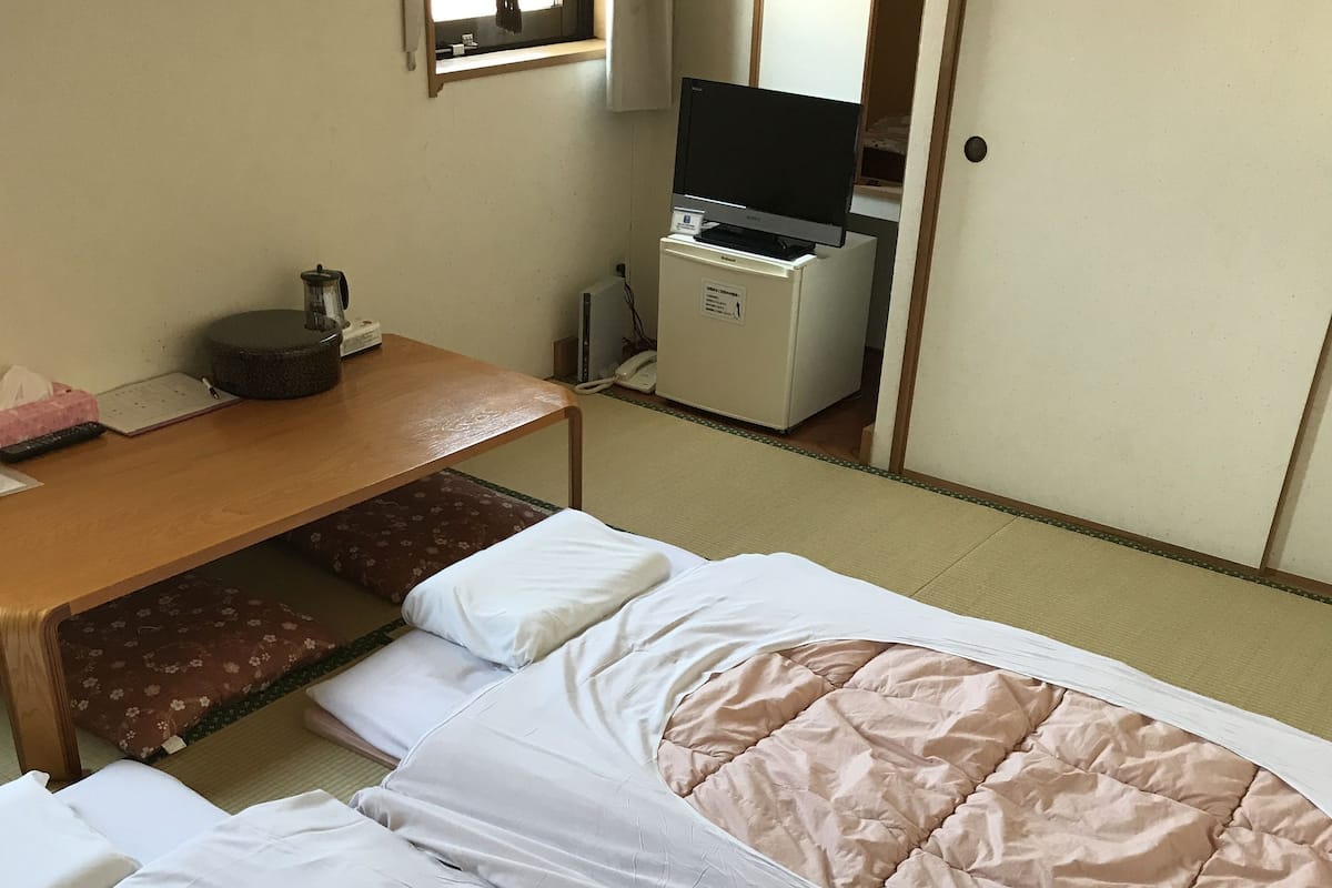 Traditional-Zimmer (Japanese Stype) | Schreibtisch, Bügeleisen/Bügelbrett, kostenloses WLAN, Bettwäsche