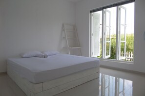 Luxury Apartment, 1 King Bed, Garden View, Garden Area | 1 bedroom, premium bedding, pillow-top beds, minibar - White Villa Ambalangoda (Ambalangoda)