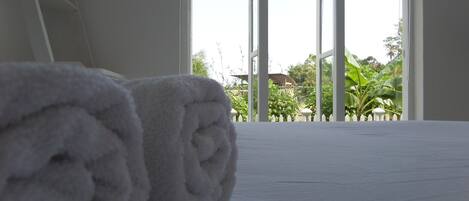 1 bedroom, premium bedding, pillow-top beds, minibar