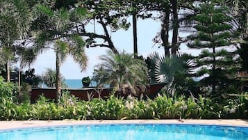 Utomhuspool