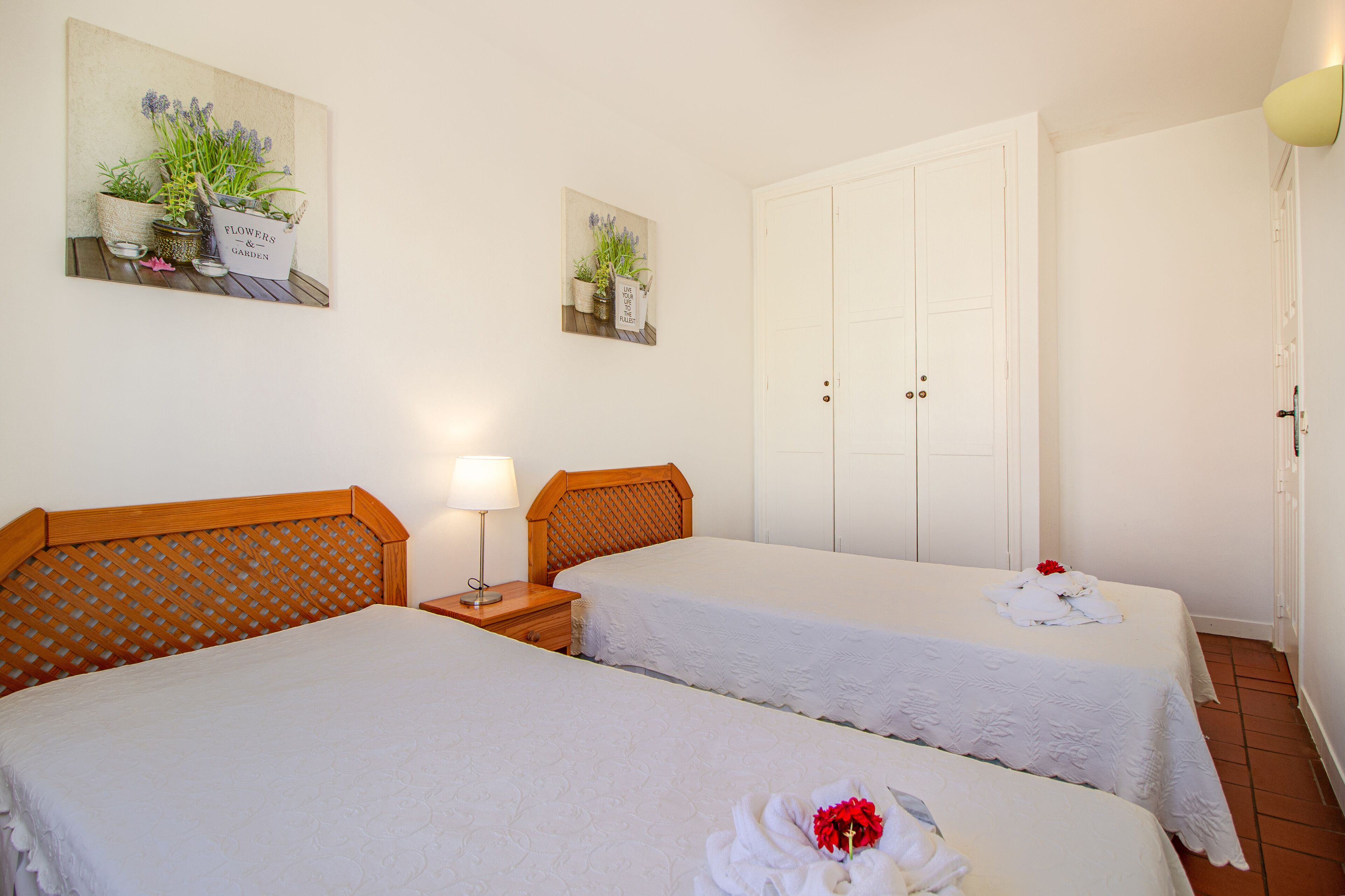 Appartement | Coffres-forts dans les chambres, fer et planche à repasser