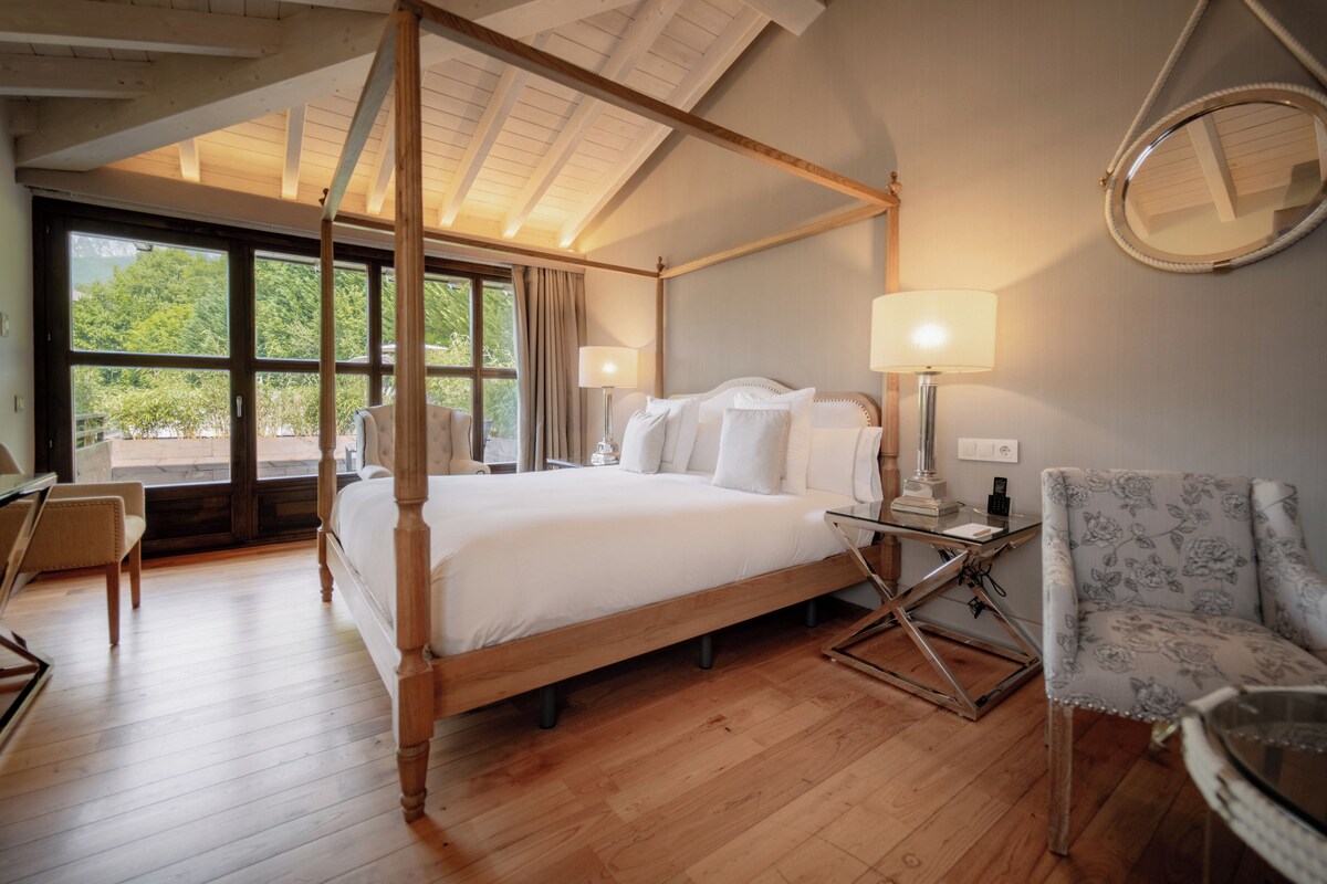 Junior Suite del Agua con terraza | Premium bedding, minibar, in-room safe, desk