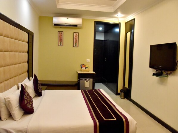 Standard Double or Twin Room, 1 Double Bed, Private Bathroom