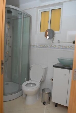 Dusche, kostenlose Toilettenartikel