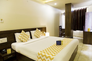 Desk, iron/ironing board, rollaway beds, free WiFi