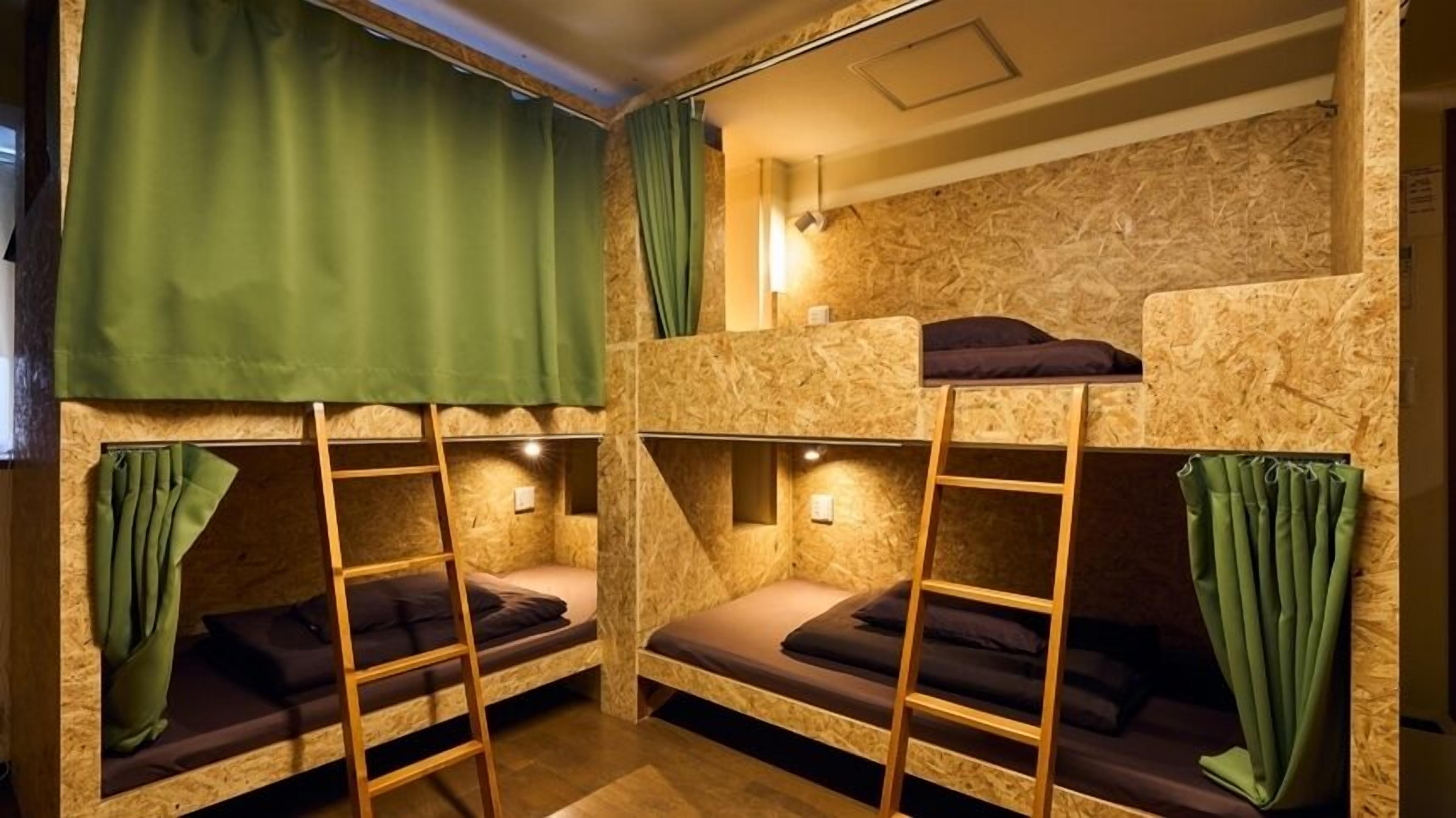 In-room safe, free WiFi, bed sheets