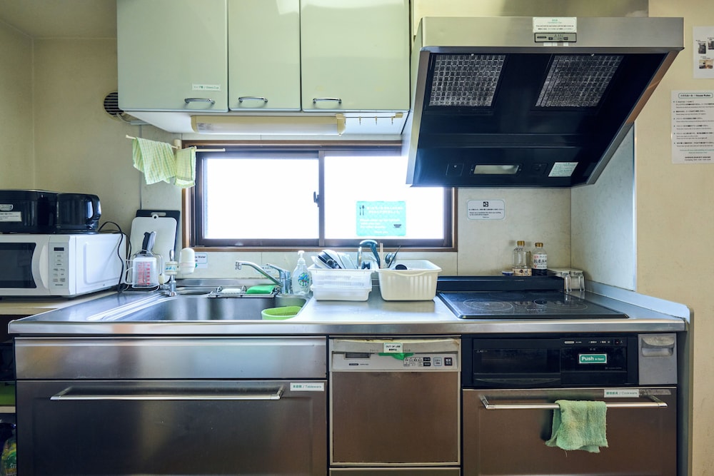 Green Guesthouse by null