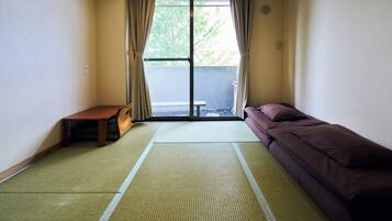 In-room safe, free WiFi, bed sheets