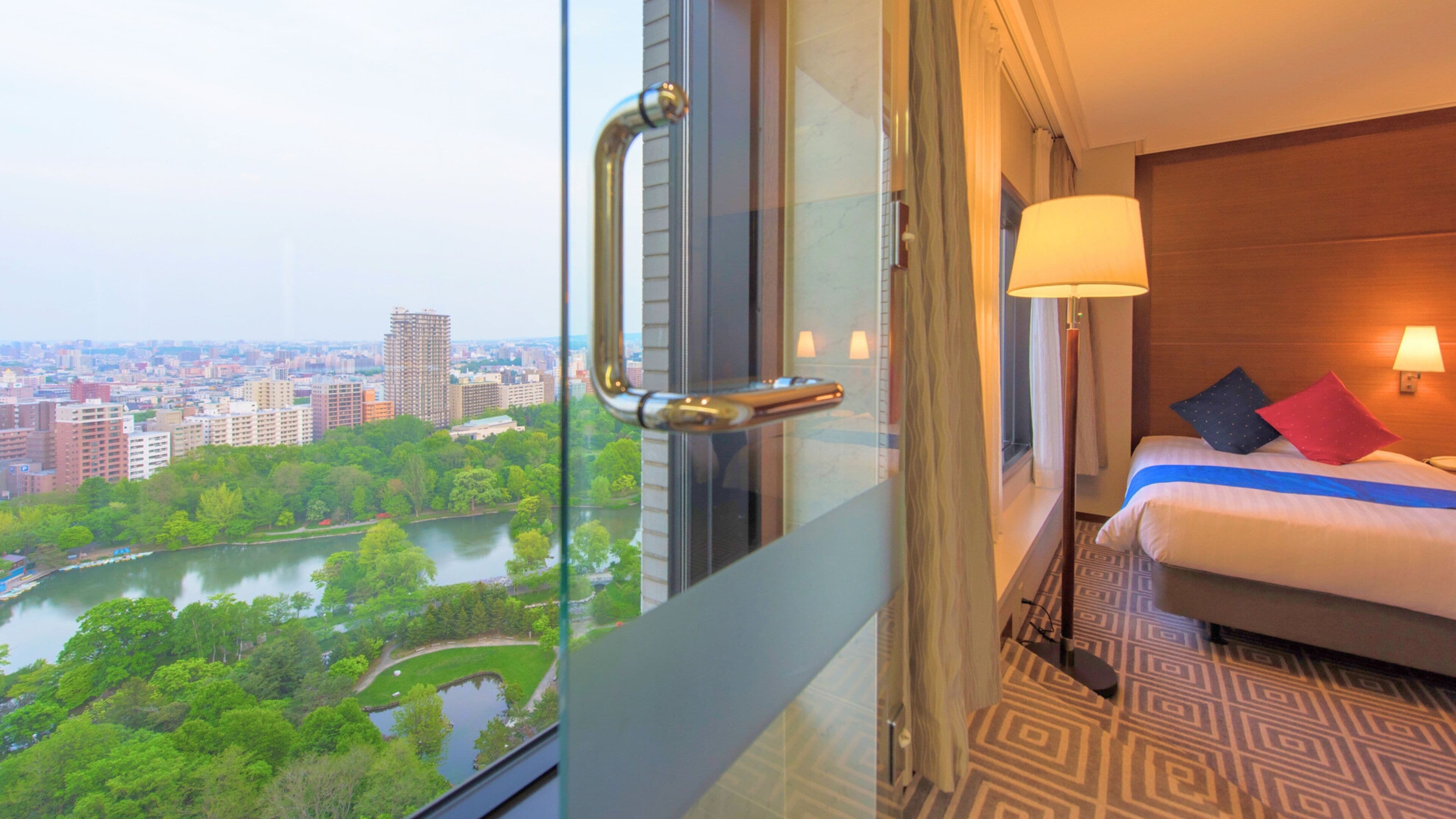 尊贵双床房, 无烟房 | 办公桌、熨斗/熨板、免费 WiFi、床单