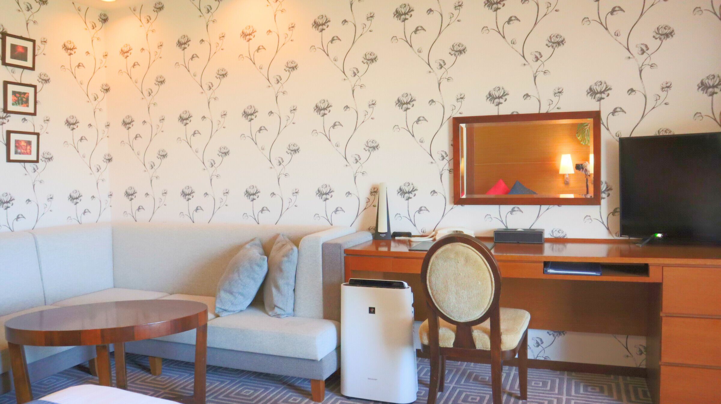 premier twin room, non smoking | 1 bedroom, desk, iron/ironing board, free wifi