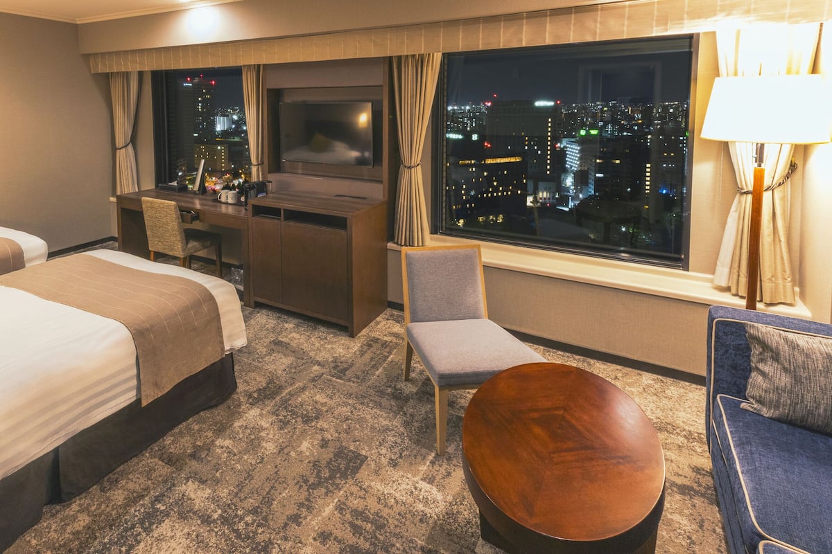 Deluxe Twin Room, 1 Bedroom, Non Smoking | 1 bedroom, desk, iron/ironing board, free WiFi