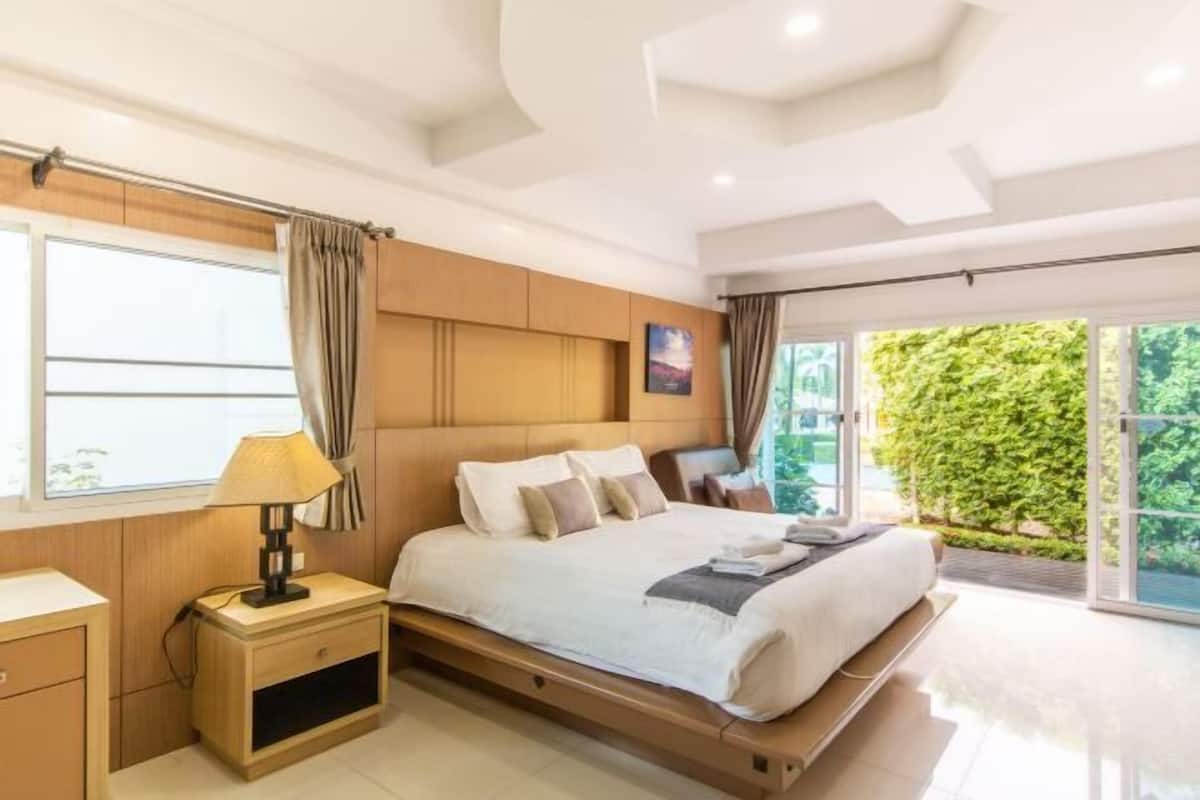 Minibar, escritorio, camas extra y wifi gratis