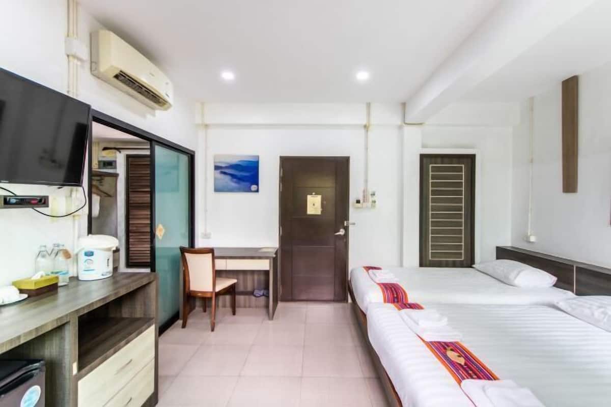 Minibar, escritorio, camas extra y wifi gratis