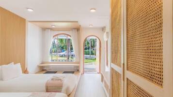 Minibar, desk, rollaway beds, free WiFi