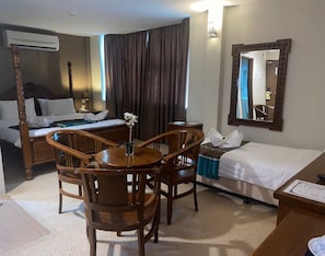 Executive Room | Desk, blackout drapes, iron/ironing board, free WiFi - Hotel Darul Makmur (Jerantut)