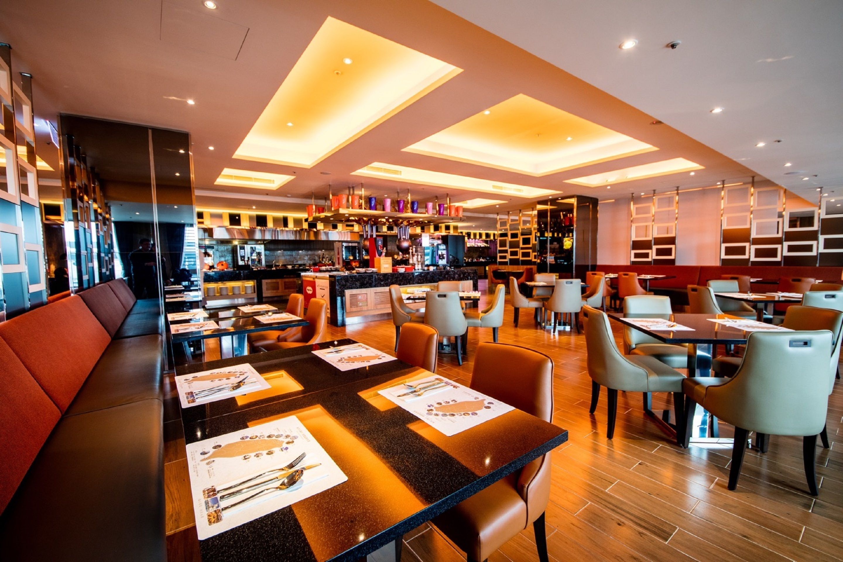 Daily full breakfast (TWD 638 per person)