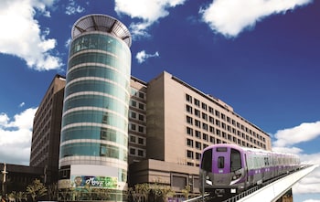Fullon Hotel Taoyuan Airport Access MRT A8