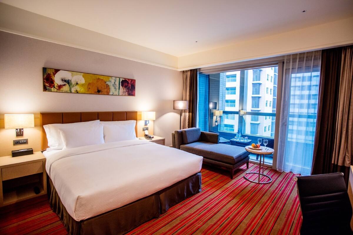 superior single room | view from room