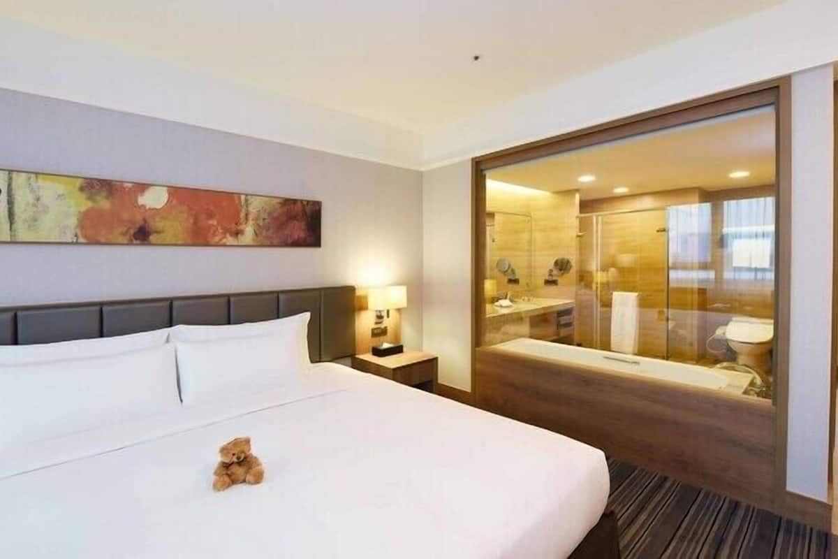 In-room safe, desk, blackout drapes, soundproofing