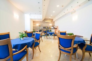 Lunch and dinner served, Regional cuisine