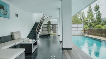 Villa, 6 Bedrooms | Terrace/patio