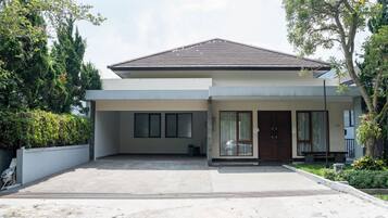 Depan hartanah