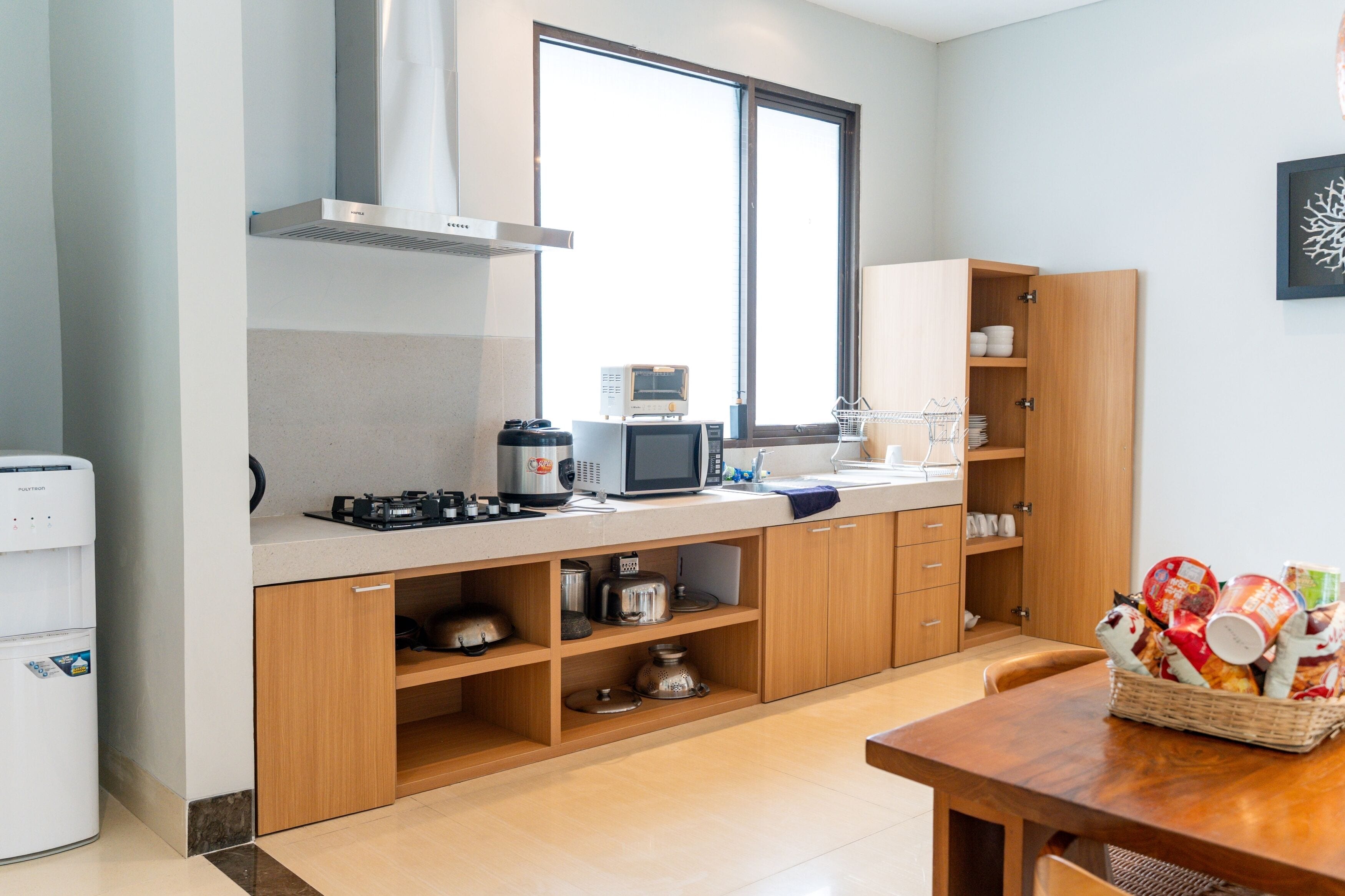 Villa, 6 Bedrooms | Shared kitchen | Full-sized fridge, microwave, electric kettle, toaster