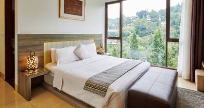 Chamomile Hill View 6BR Villa pool and movie room