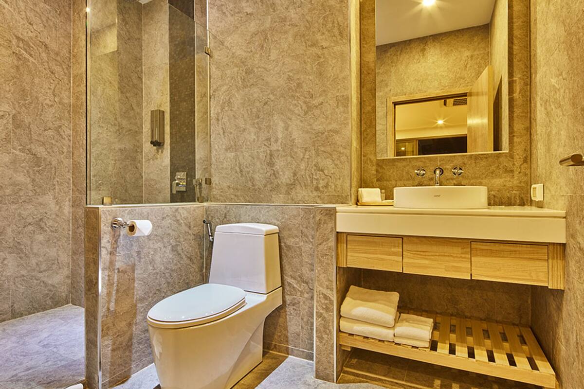 executive pool view include onsen | bathroom | deep-soaking bathtub, rainfall showerhead, free toiletries, hair dryer