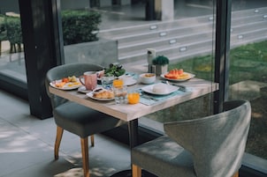 Desayuno buffet todos los días (con cargo)