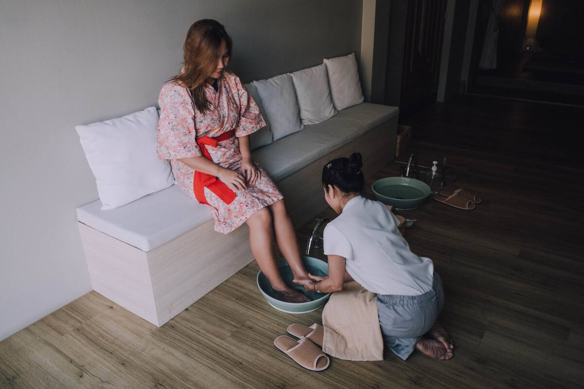 couples treatment room(s), hot springs/mineral springs, body treatments