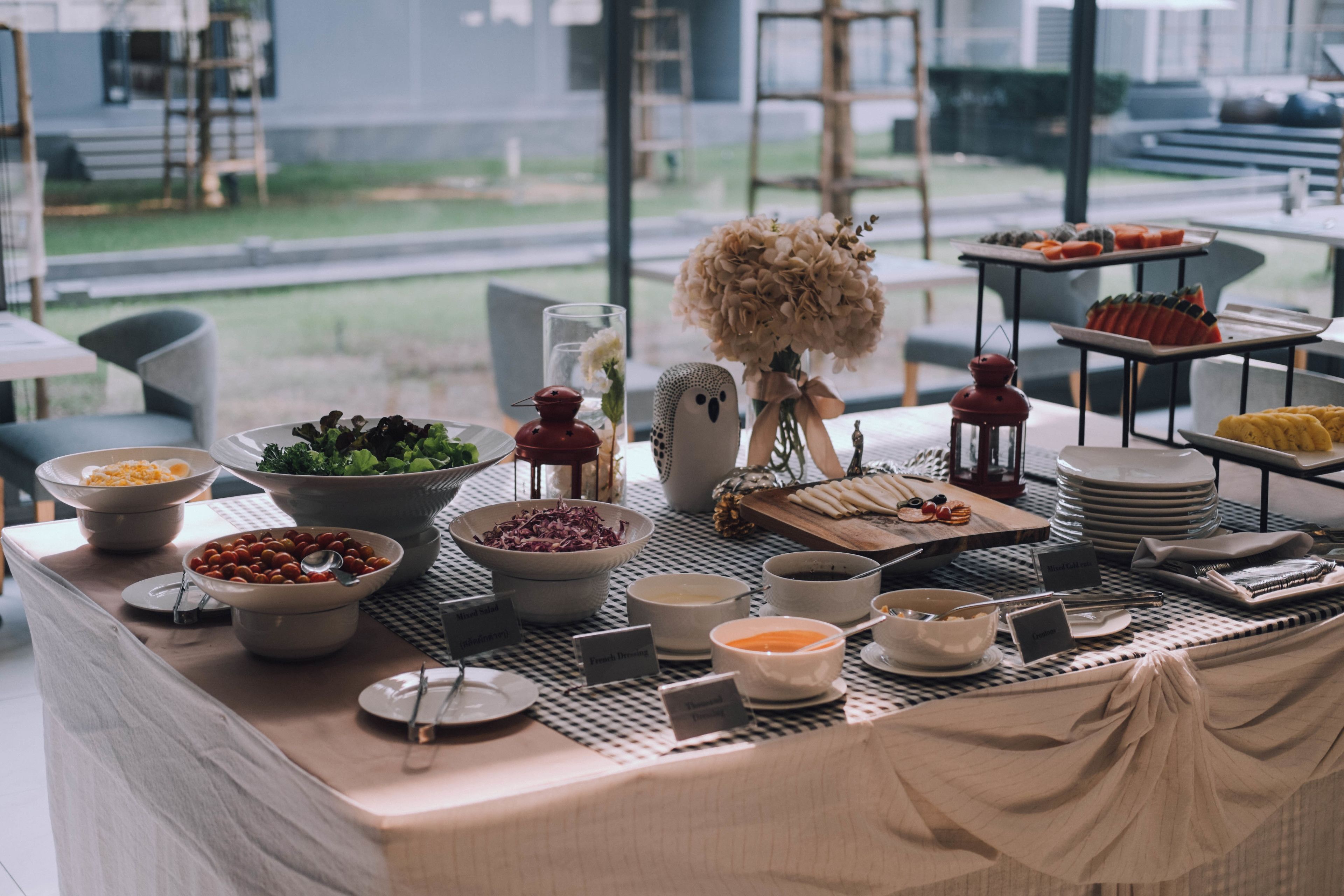 daily buffet breakfast (thb 250 per person)