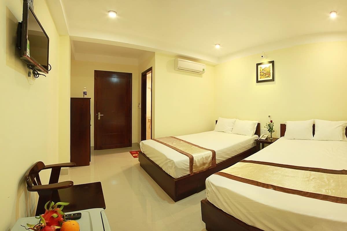 Deluxe Triple Room | Minibar, free WiFi