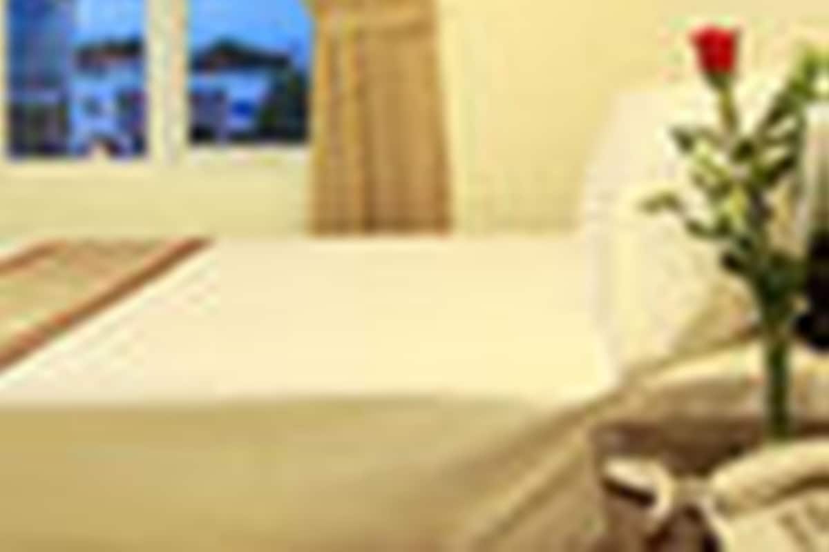 Minibar, free WiFi