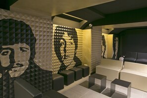 Lounge - Sant Jordi Hostels Rock Palace (Barcelona)