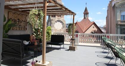 Sant Jordi Hostels Rock Palace