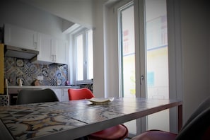 Fridge, oven, stovetop, coffee/tea maker - B&B Belvedere all'Idria (Ragusa)